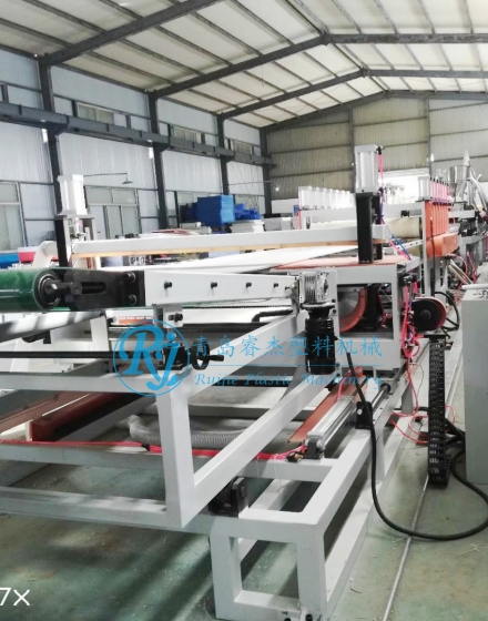 pp中空格子板設備